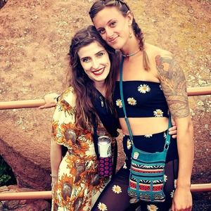 Meet your Posher, Elizabeth